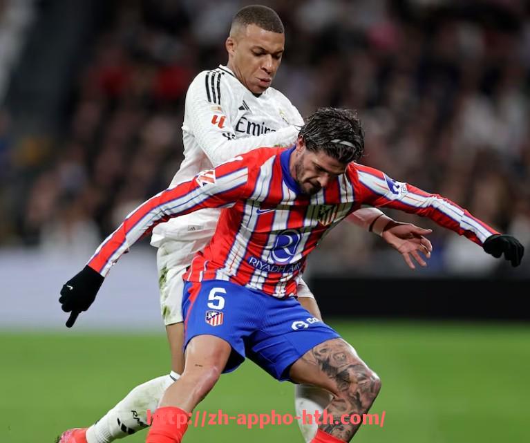 HTH华体会APP下载-被誉为最美阵容的意甲球队照片与人员分析